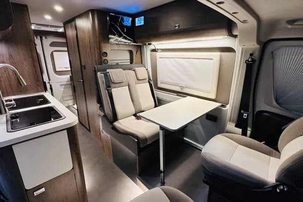 Hafif, Dayanıklı ve Kullanışlı Karavan Mobilyaları
