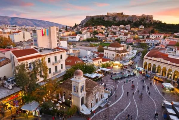Yunanistan’da Karavanla Seyahat: En İyi Kamp Alanları ve Rotalar